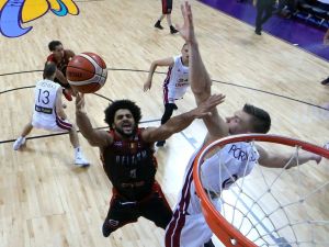 Letonya İlk Galibiyetini Aldı