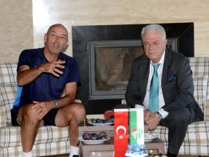 Ali Ay: 2 Transfer Daha Düşünüyoruz