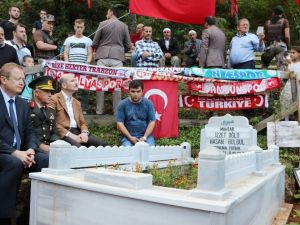 Bakan Soylu’dan Eren Bülbül’ün Mezarına Ziyaret