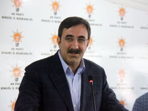 "İslam Dünyası Üzerindeki Oyunlar Tesadüf Değil"