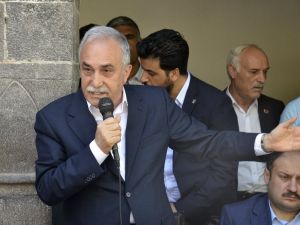 Bakan Fakıbaba: Bizi Ayırmaya Çalışıyorlar