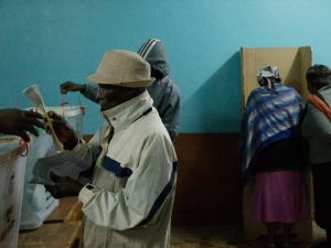 Kenya 17 Ekim’de Yeniden Seçime Gidiyor