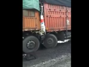 Kağıt Gibi Ezilen Şoför Mahallinde Can Verdi