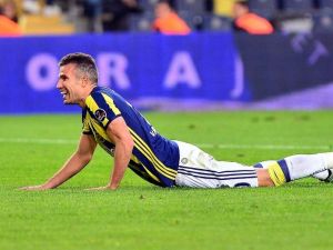 Fenerbahçe’de Van Persie Rahatsızlığı