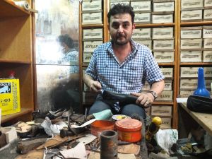Çifte Diplomalı Ayakkabıcı