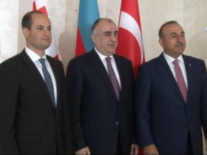Üçlü Dışişleri Bakanları Toplantısı Başladı