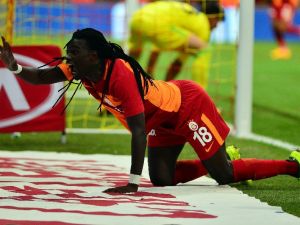 Gomis Galatasaray’da Çok Mutlu