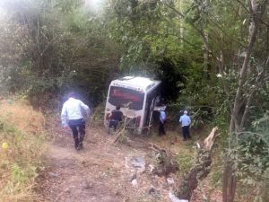 Midibüs Şarampole Uçtu: 26 Yaralı