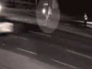 Otomobil Polise Böyle Çarptı
