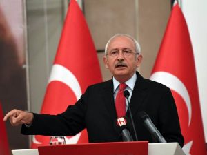 “Üniversitelerimiz Bilgi Üretemez Noktaya Geldi"