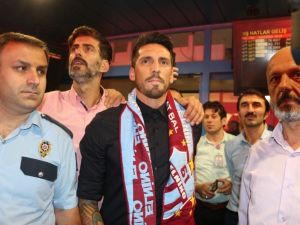Trabzonspor Taraftarı Sosa Ve Volkan Şen’i Omuzlarına Aldı