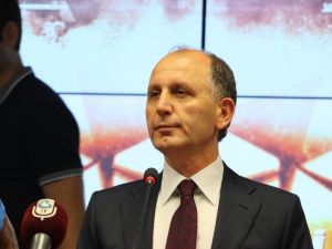 Trabzonspor, Yeni Transferlerine İmza Attırdı