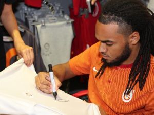 Denayer Antalya’da Taraftarla Buluştu