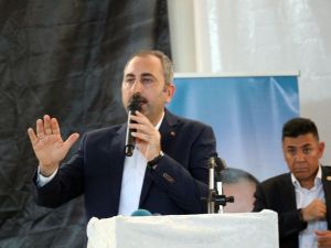 “Ak Parti’nin Tabelası Kimsenin Tapulu Tabelası Değildir”