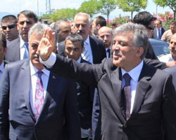 Cumhurbaşkanı Gül'e Of'ta sevgi gösterisi
