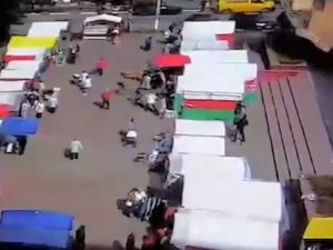 Duvar Pazardakilerin Üzerine Yıkıldı