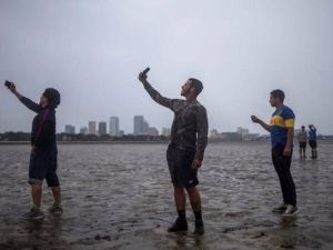 Florida’da Kasırga Selfiesi