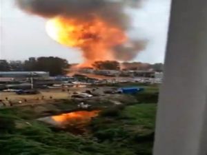 Akaryakıt İstasyonunda Tanker Patladı !