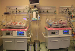 Engelli Çocuk Evlat Edindiler 25 Yıl Sonra İkiz Bebek Sahibi Oldular