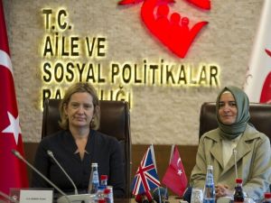 Bakan Kaya, Birleşik Krallık İçişleri Bakanı Rudd İle Bir Araya Geldi