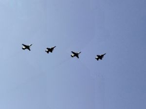 Deyrizor’a Hava Saldırısı: 20 Sivil Hayatını Kaybetti