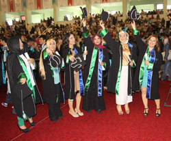 Rteü'de Mezuniyet Coskusu