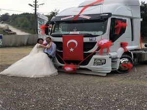 Tırını Gelin Arabası Yaptı