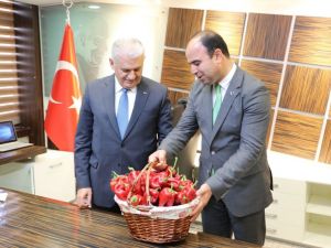 Başbakan Yıldırım’a ’Acı’ Hediye