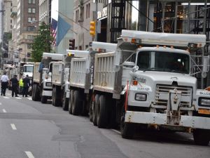 New York’ta Teröre Karşı Kum Kamyonlu Önlem