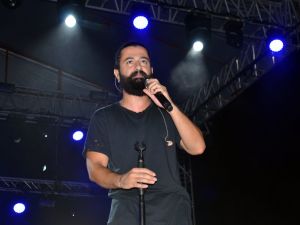 Ataşehir’de Ayla Çelik Ve Koray Avcı Konser Verdi