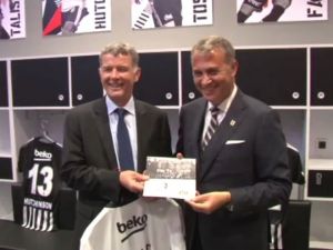 İngiltere Büyükelçisi Moore, Beşiktaş Kongre Üyesi Oldu