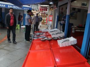 Fırtına Nedeniyle Balıkçı Tezgahları Boş Kaldı