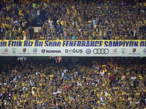 Kadıköy’de Tribünler Tıklım Tıklım