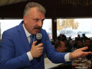 "Haçlıların Ve Siyonizmin Sahnelediği Oyunda Piyon Olmayın"
