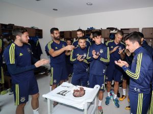 Eljif Elmas’ın 18. Yaşı Kutlandı