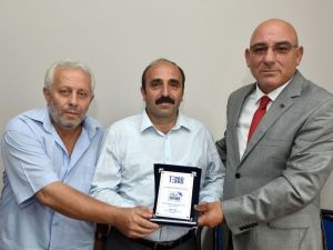 Yomra’da Ayın Şoförüne Plaket