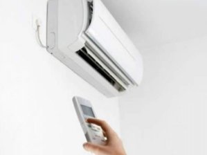 Opr.dr. Demirbaş: "Klimalı Ortamlar Kuru Göze Neden Oluyor"