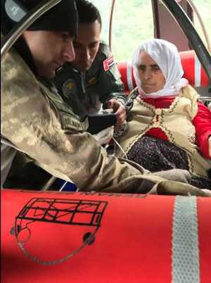 Heyelanda Yaralanan Anne Askeri Helikopterle Kurtarıldı