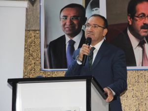 "Merkel’e Gömlek Bağlayarak İktidar Olunmaz"