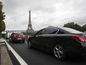Paris Belediyesi Araba Kullanımını Yasakladı