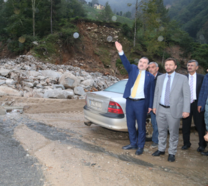 Gençlik ve Spor Bakanı Bak ve AK Parti Genel Başkan Yardımcısı Yazıcı, Heyelan Bölgesinde