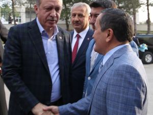 Cumhurbaşkanı Erdoğan’dan Belediyeye Ziyaret