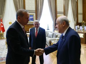 Meclis’te Sürpriz Görüşme