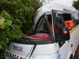 Tokat’ta Öğrenci Servisi Kaza Yaptı: 4 Yaralı