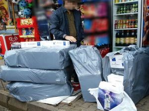 Market Deposundan Binlerce Kaçak Sigara Çıktı