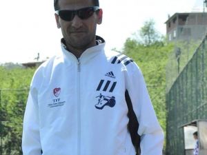 Eski Hakem Ferhat Kara Hayatını Kaybetti