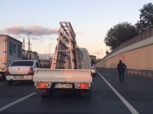 Otobüsü Kaçıran Vatandaşın Azmi Kamerada