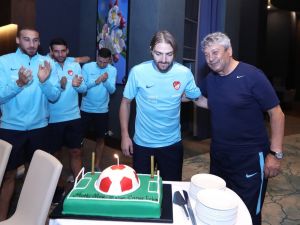 Caner’e Sürpriz Doğum Günü
