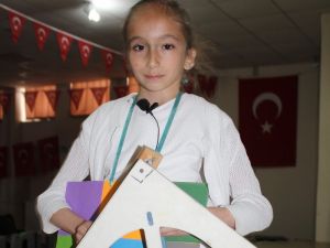 8 Yaşındaki Çocuk Kalbine Yenik Düştü
