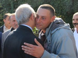 Kılıçdaroğlu, Asker Oğluna Sarılarak Sivas’tan Ayrıldı
